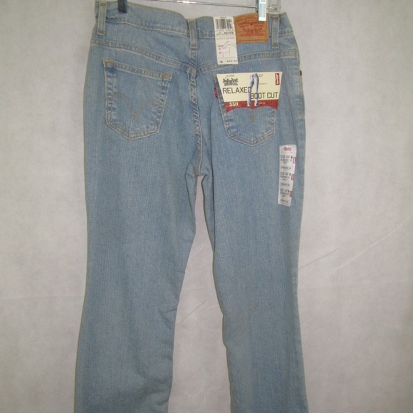 Levi Jeans Relaxed Fit Boot Cut Size 10P Stretch - Picture 1 of 4
